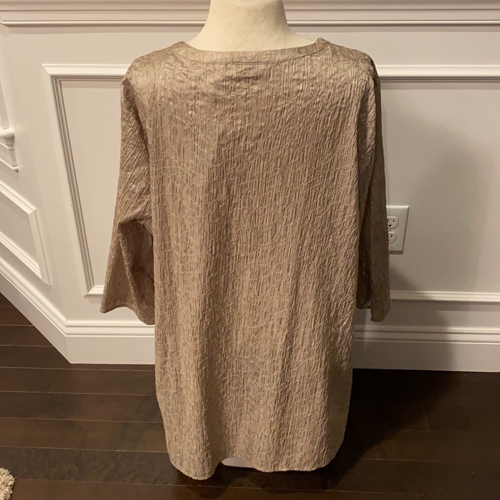 Chico’s NWT taupe w/woven gold button down jacket/tunic Chico’s size 3/US 16 - Picture 4 of 8